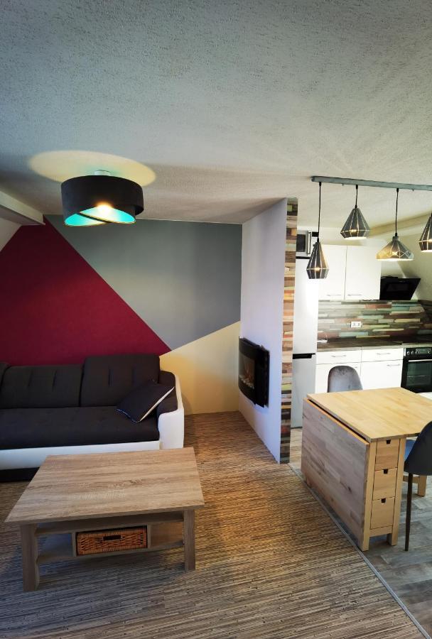 Gemütliche Dachwohnung mit oder ohne Dampfsauna mit Dachterrasse nebeneinander Wolmirstedt Exterior foto